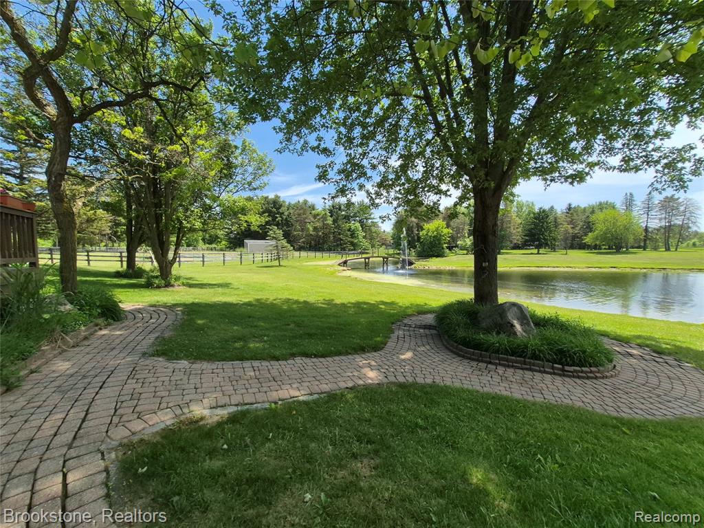 5910 Spring Valley Lane Dryden, MI 48428 - Photo 15 of 87