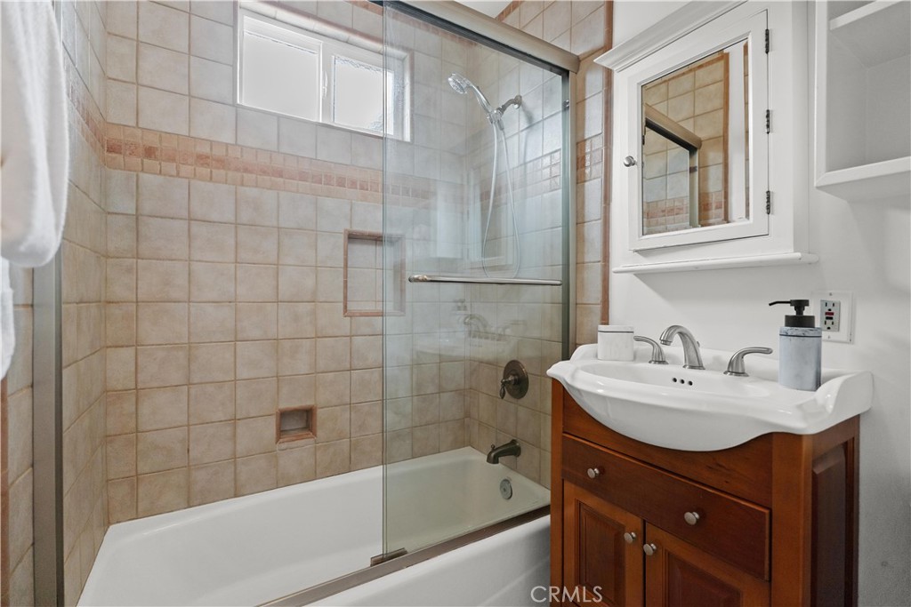 12048 Braddock Drive Culver City, CA 90230 - Photo 12 of 18