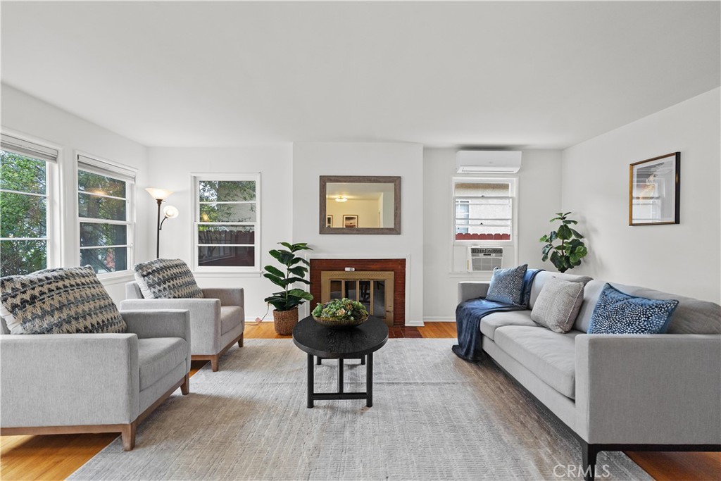 12048 Braddock Drive Culver City, CA 90230 - Photo 4 of 18