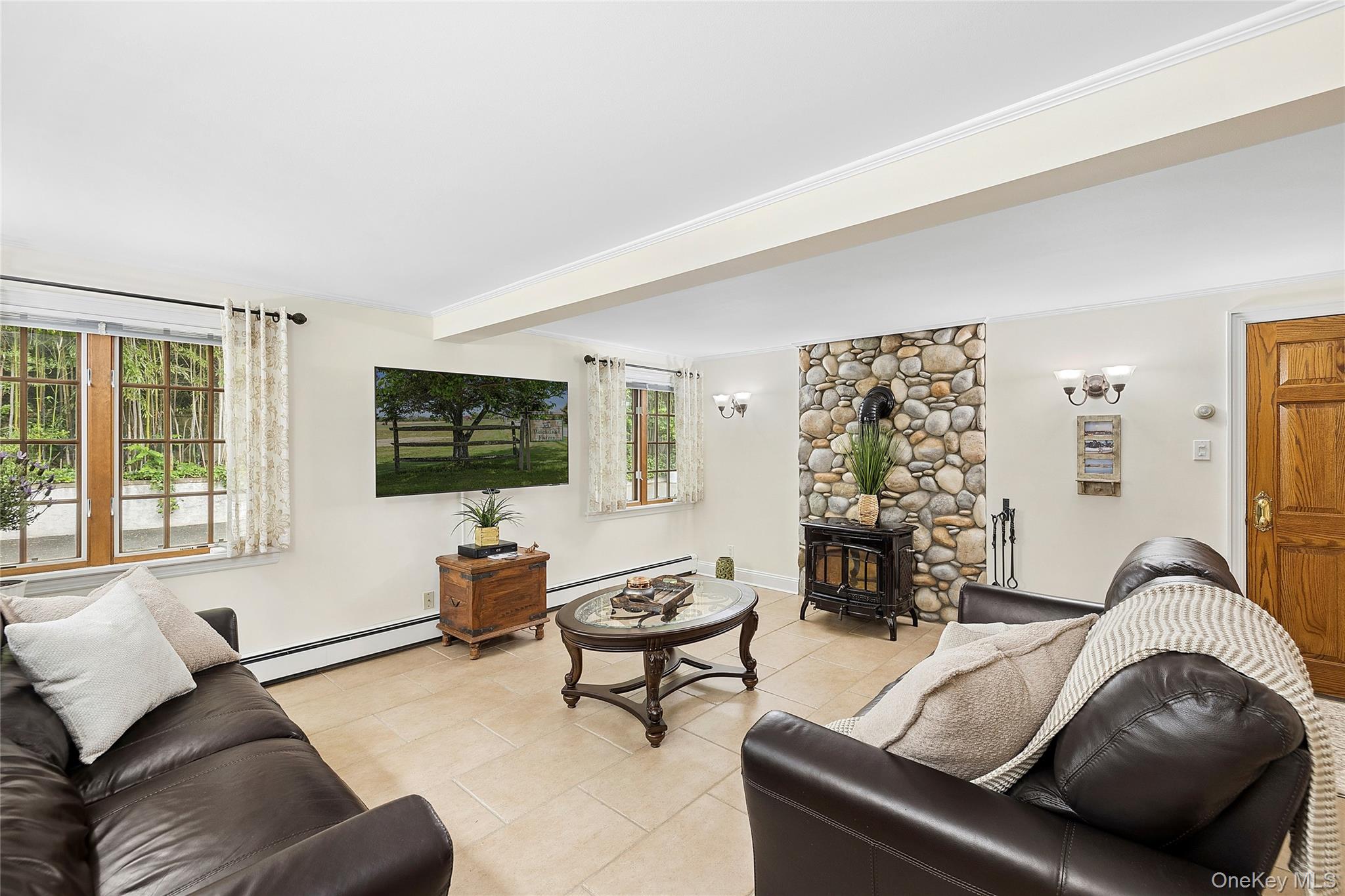 84 Luquer Road Manhasset, NY 11030 - Photo 10 of 30