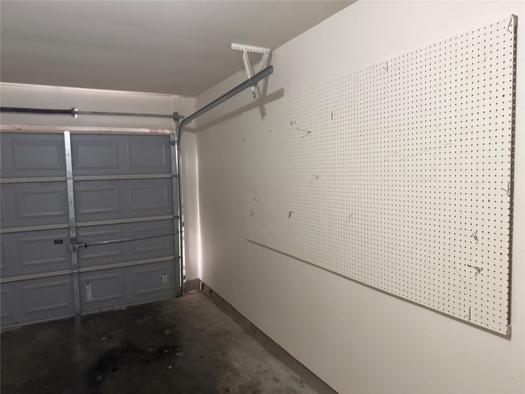 2504 Howellwood Way, Unit B Austin, TX 78748 - Photo 18 of 20 a view of walk in closet