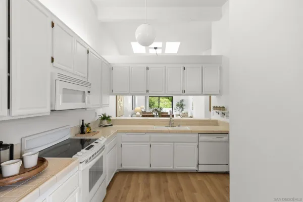 $750,000 | 18011 Avenida Alozdra, San Diego, CA 92128