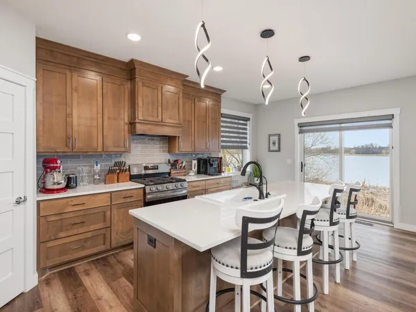 $665,000 | 11619 East Laketowne Drive, Albertville, MN 55301