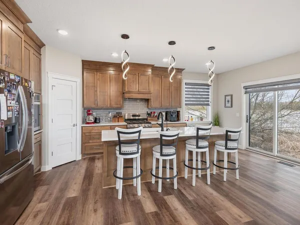 $665,000 | 11619 East Laketowne Drive, Albertville, MN 55301