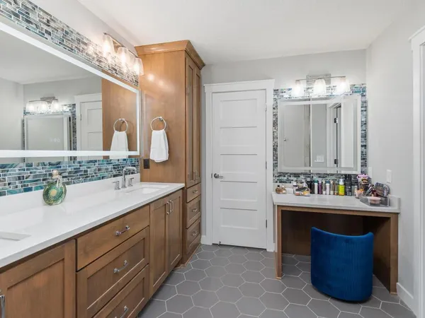 $665,000 | 11619 East Laketowne Drive, Albertville, MN 55301