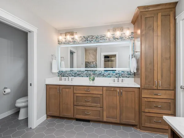 $665,000 | 11619 East Laketowne Drive, Albertville, MN 55301