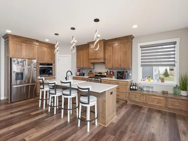 $665,000 | 11619 East Laketowne Drive, Albertville, MN 55301