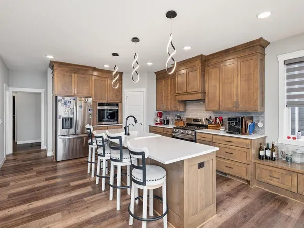 $665,000 | 11619 East Laketowne Drive, Albertville, MN 55301