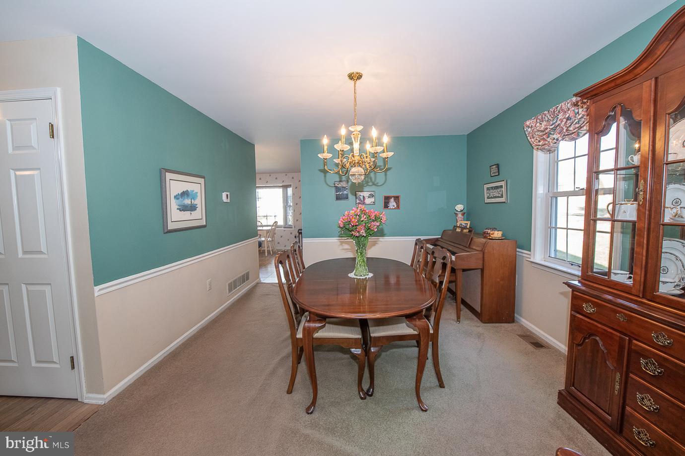 1673 Whitehouse Road Ambler, PA 19002 - Photo 10 of 38 Dining Room w view toward Kitchen