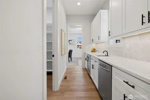 $5,299,995 | 11027 Southeast 30th Place, Bellevue, WA 98004