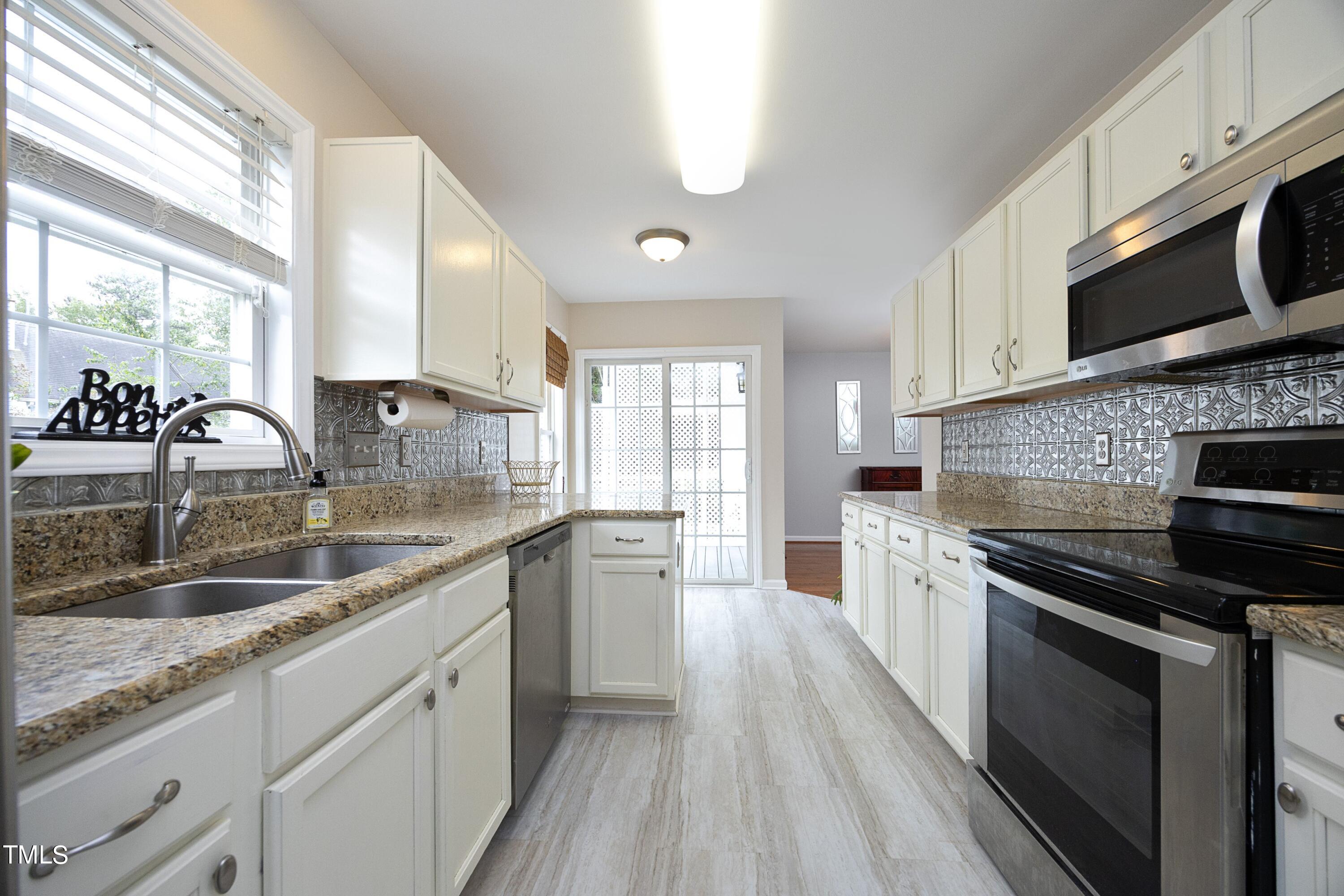 8904 Castleton Lane Raleigh, NC 27615 - Photo 3 of 43 14Kitchen