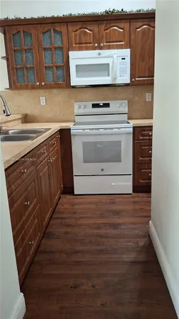 $2,300 | 13915 Southwest 91st Terrace, Unit 13915, Miami, FL 33186