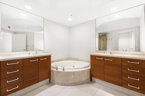 $775,000 | 3610 Gardens Parkway, Unit 502A, Palm Beach Gardens, FL 33410