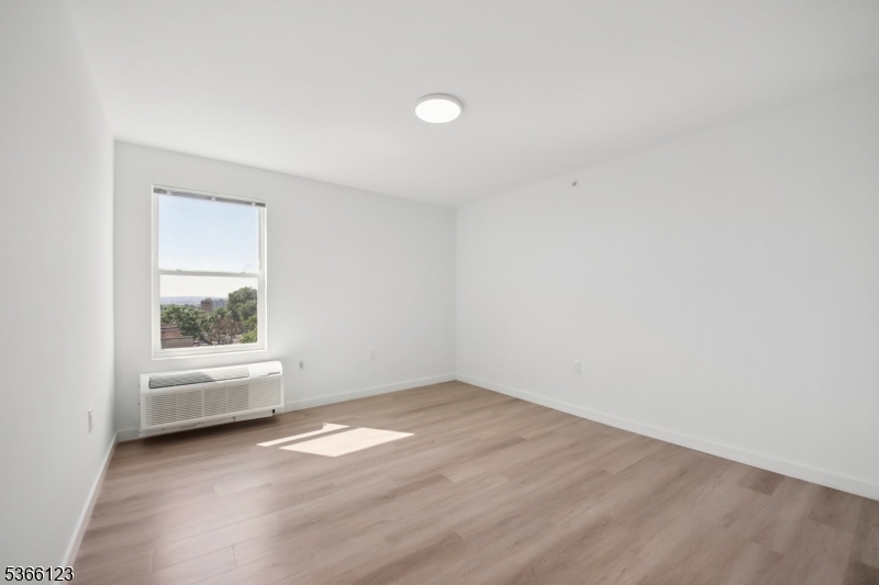 369 18th Avenue, Unit 204 Newark, NJ 07108 - Photo 11 of 18