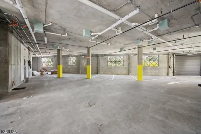 $2,300 | 369 18th Avenue, Unit 204, Newark, NJ 07108