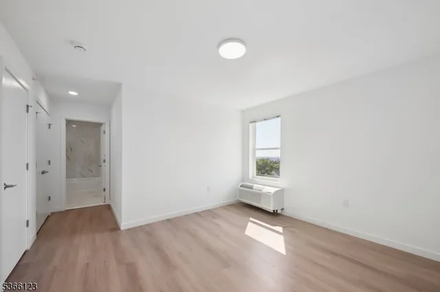 $2,300 | 369 18th Avenue, Unit 204, Newark, NJ 07108