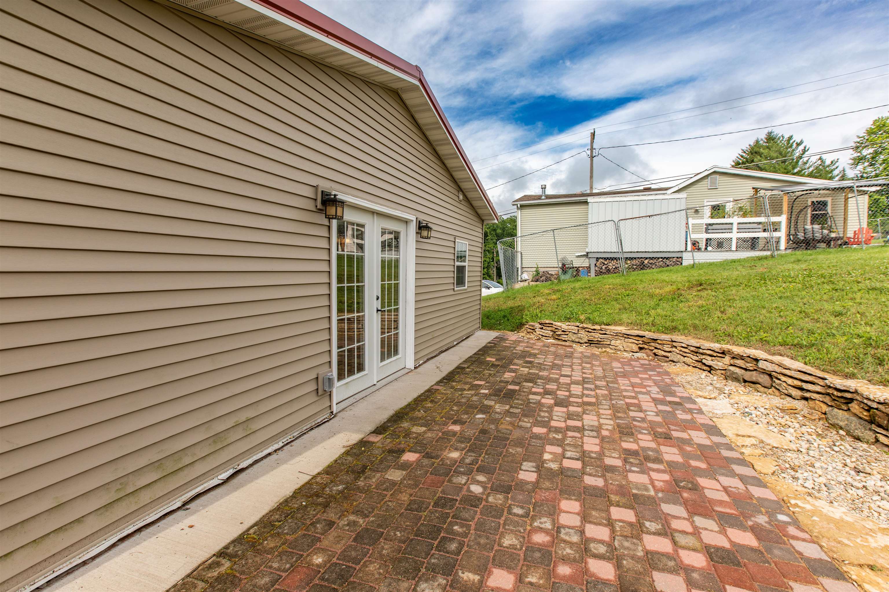 215 5th Street Mineral Point, WI 53565 - Photo 4 of 37