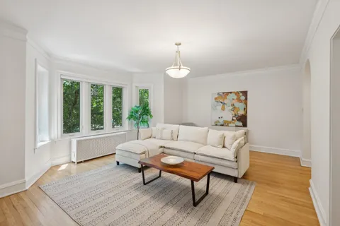 $525,000 | 927 Hinman Avenue, Unit 1S, Evanston, IL 60202