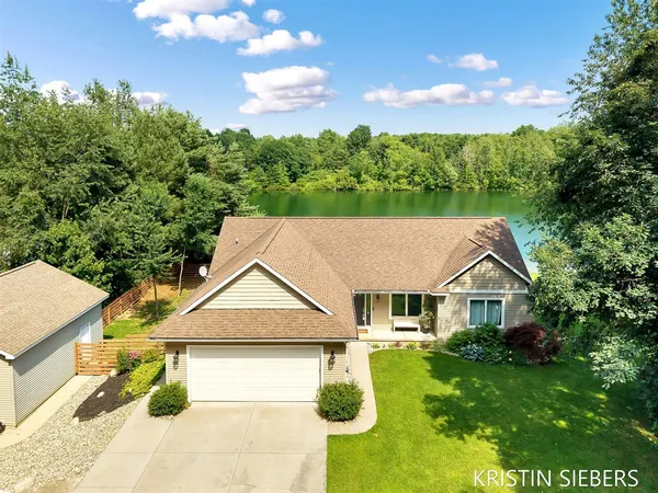 $699,900 | 9760 Jade Drive, Allendale, MI 49401
