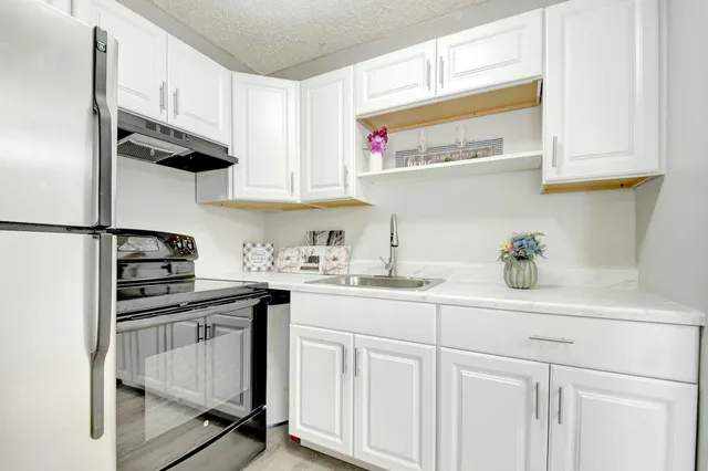 $60,000 | 143 Sussex H, West Palm Beach, FL 33417