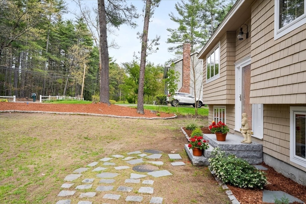100 South Harbor Road Townsend, MA 01469 - Photo 3 of 42