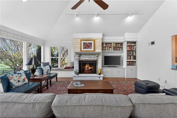 $1,300,000 | 3100 West 71st Street, Prairie Village, KS 66208