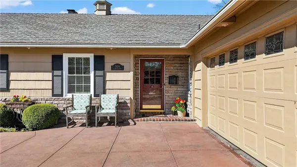 $1,300,000 | 3100 West 71st Street, Prairie Village, KS 66208