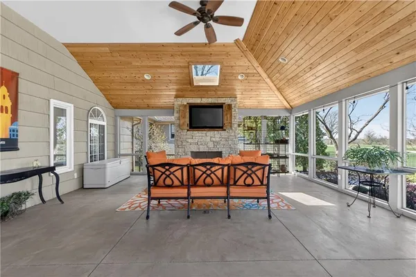 $1,300,000 | 3100 West 71st Street, Prairie Village, KS 66208