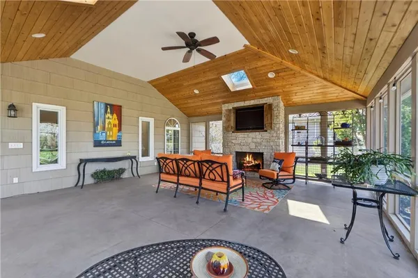 $1,300,000 | 3100 West 71st Street, Prairie Village, KS 66208