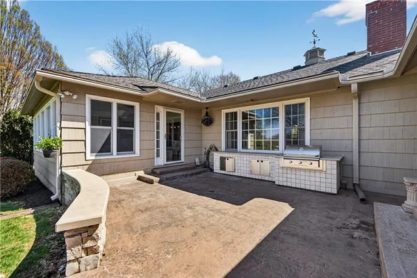 $1,300,000 | 3100 West 71st Street, Prairie Village, KS 66208