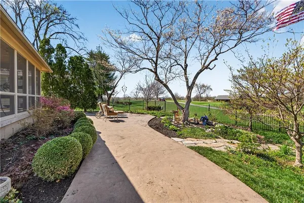 $1,300,000 | 3100 West 71st Street, Prairie Village, KS 66208