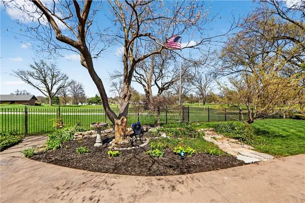 $1,300,000 | 3100 West 71st Street, Prairie Village, KS 66208