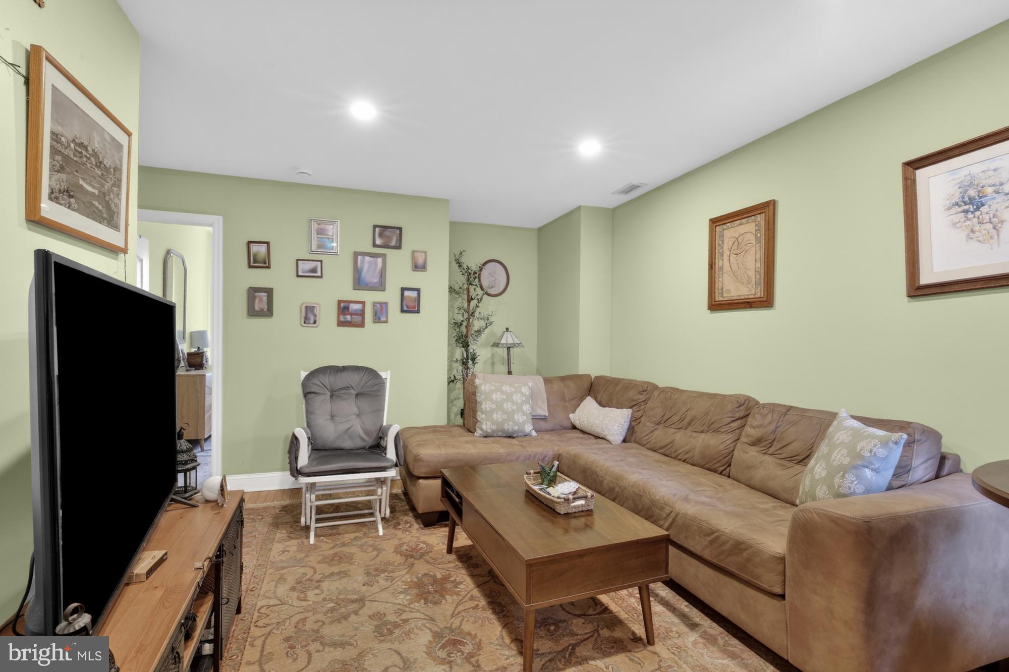 4215 Ridge Avenue, Unit 3 Philadelphia, PA 19129 - Photo 5 of 15