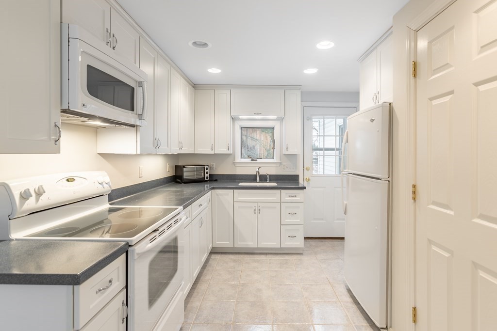 75 Old Bolton Road Stow, MA 01775 - Photo 20 of 35 Gallery Image 20