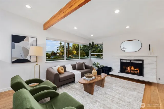 $1,400,000 | 201 165th Avenue Northeast, Bellevue, WA 98008