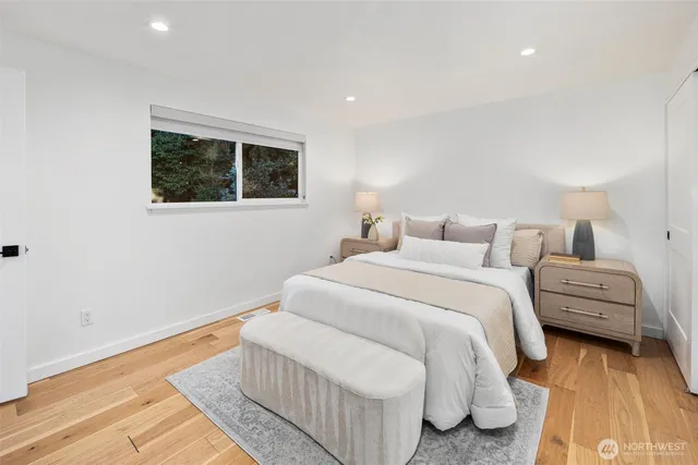 $1,400,000 | 201 165th Avenue Northeast, Bellevue, WA 98008