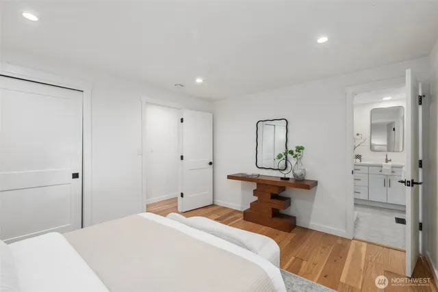 $1,400,000 | 201 165th Avenue Northeast, Bellevue, WA 98008