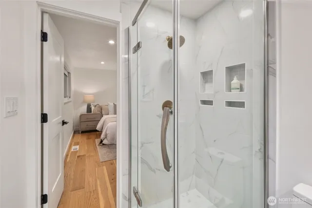 $1,400,000 | 201 165th Avenue Northeast, Bellevue, WA 98008