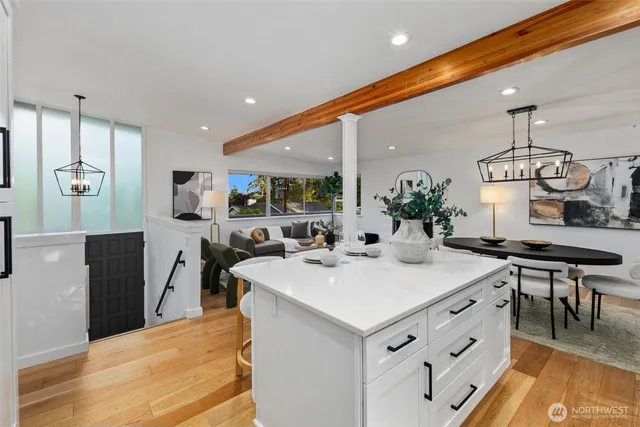 $1,400,000 | 201 165th Avenue Northeast, Bellevue, WA 98008