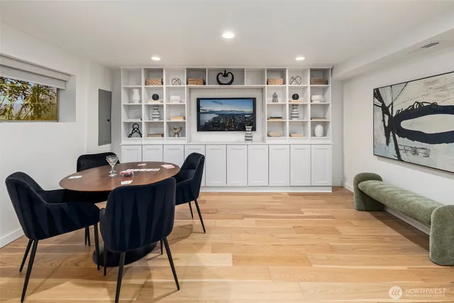 $1,400,000 | 201 165th Avenue Northeast, Bellevue, WA 98008