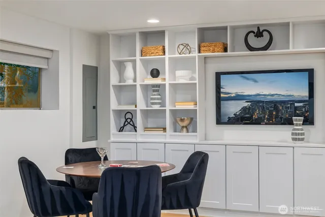 $1,400,000 | 201 165th Avenue Northeast, Bellevue, WA 98008