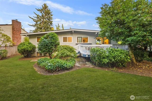 $1,400,000 | 201 165th Avenue Northeast, Bellevue, WA 98008