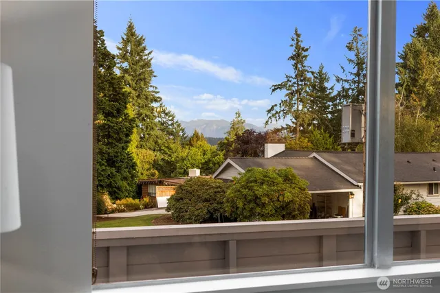 $1,400,000 | 201 165th Avenue Northeast, Bellevue, WA 98008