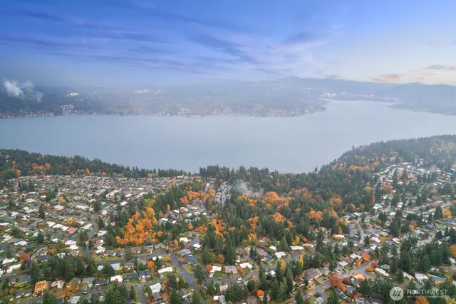 $1,400,000 | 201 165th Avenue Northeast, Bellevue, WA 98008