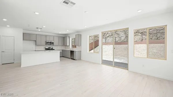 $559,900 | 66 Via Montoro, Henderson, NV 89011
