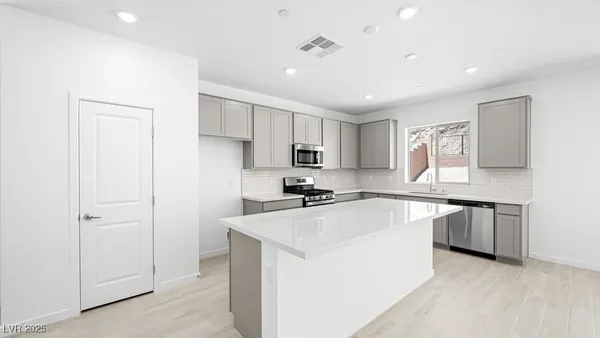 $559,900 | 66 Via Montoro, Henderson, NV 89011