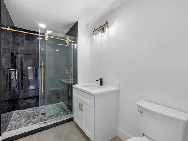 $695,000 | 10514 Emnora Lane, Houston, TX 77043