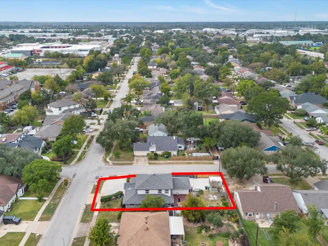 $695,000 | 10514 Emnora Lane, Houston, TX 77043