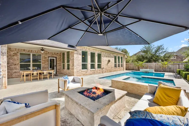 $575,000 | 8034 Ivy Bush Bend Lane, Richmond, TX 77407