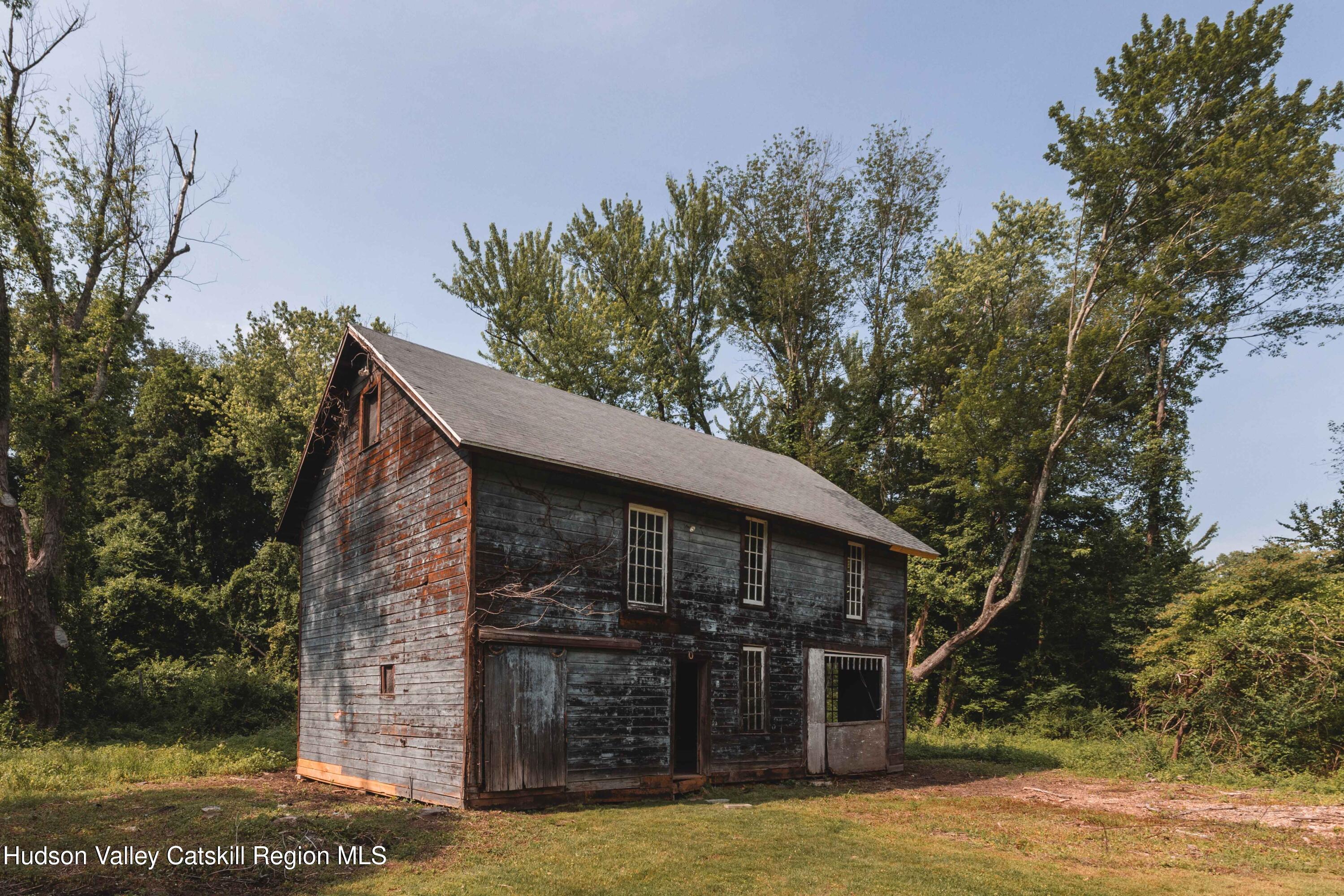 472 Lefever Falls Road Rosendale, NY 12401 - Photo 3 of 50 a front view of a house with garden